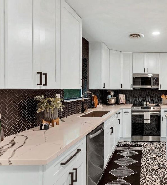 Cabinets to Ceiling: Yes or No? Finding the Perfect Balance for Your Kitchen Design