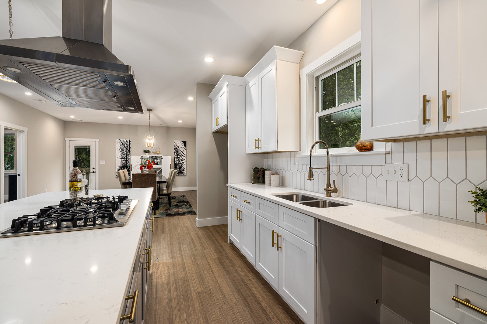 White Shaker Kitchen Cabinets