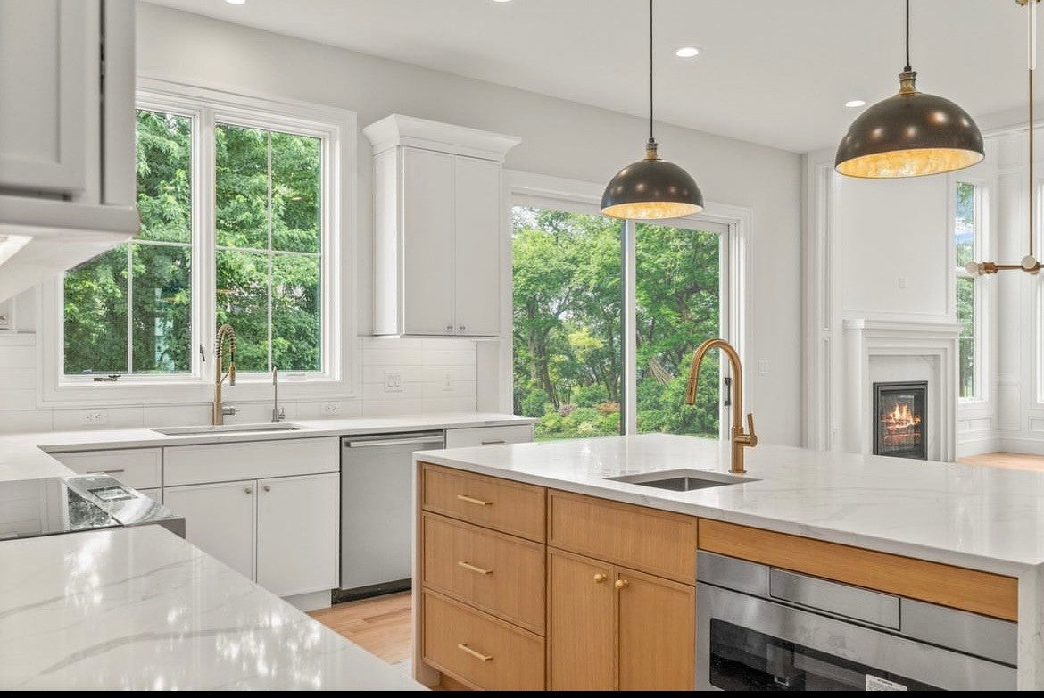 Modern Slim Shaker Cabinets - MANA Kitchens - Liquidation Center